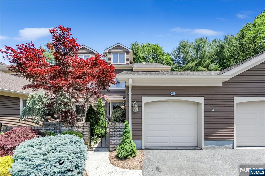 238 Westervelt Lane