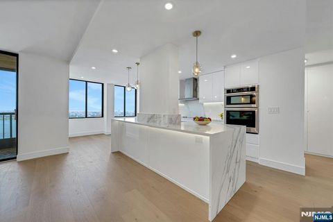 Photo of 200 Winston DR #1912, Cliffside Park, NJ 07010 (MLS # 26024939)