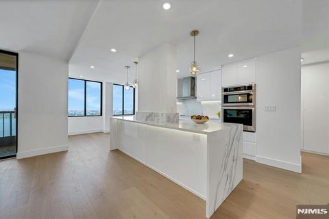 Photo of 200 Winston DR #1912, Cliffside Park, NJ 07010 (MLS # 26024939)