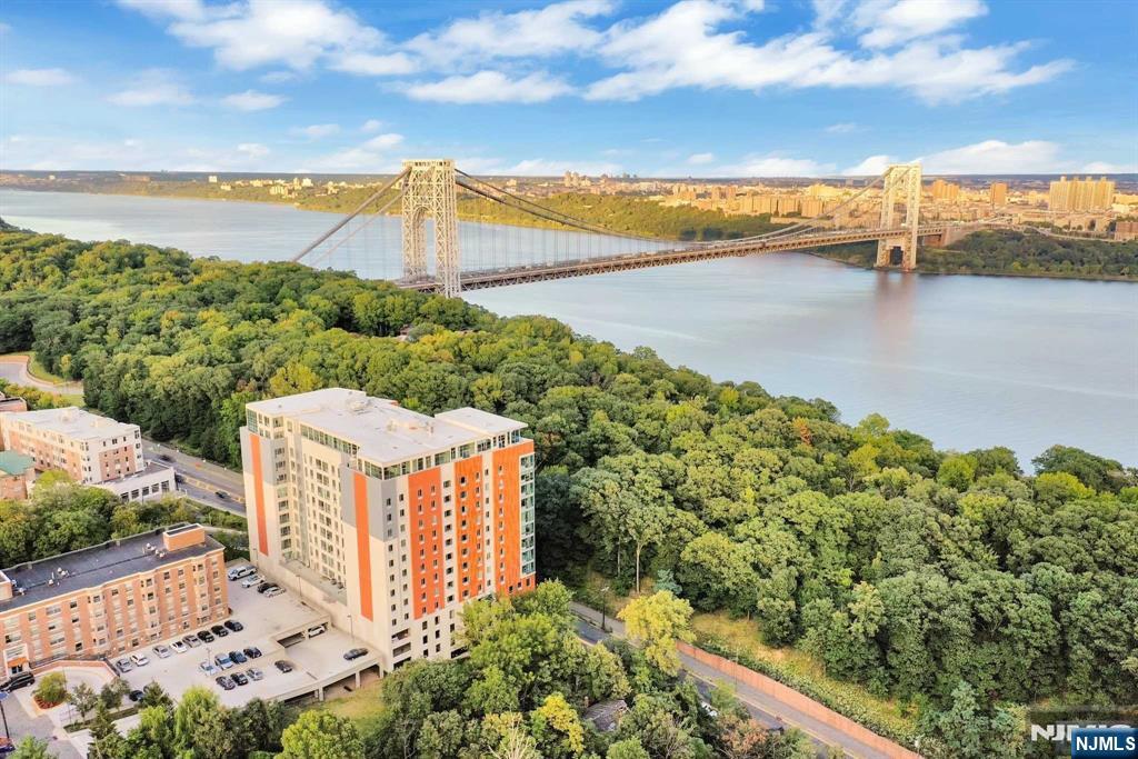 Rental Property at 69 Main St 1505, Fort Lee, New Jersey - Bedrooms: 2 
Bathrooms: 2 
Rooms: 5  - $4,200 MO.