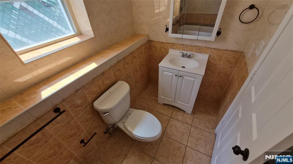 104 Wallington Avenue