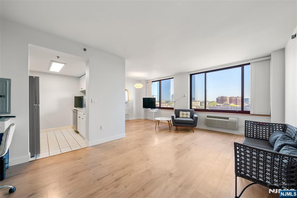100 Old Palisade Road 2014, Fort Lee, New Jersey - 1 Bedrooms  
1 Bathrooms - 