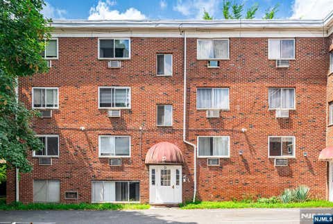 Photo of 61 Union Avenue #D3, Belleville, NJ 07109 (MLS # 26029921)
