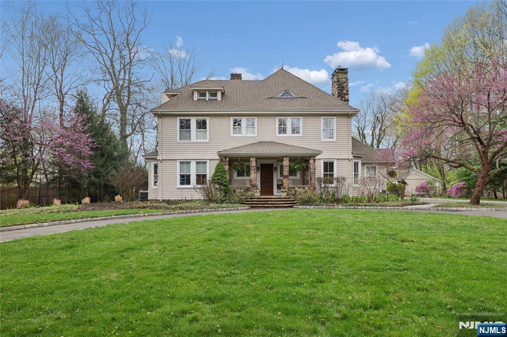 128 Westervelt Avenue