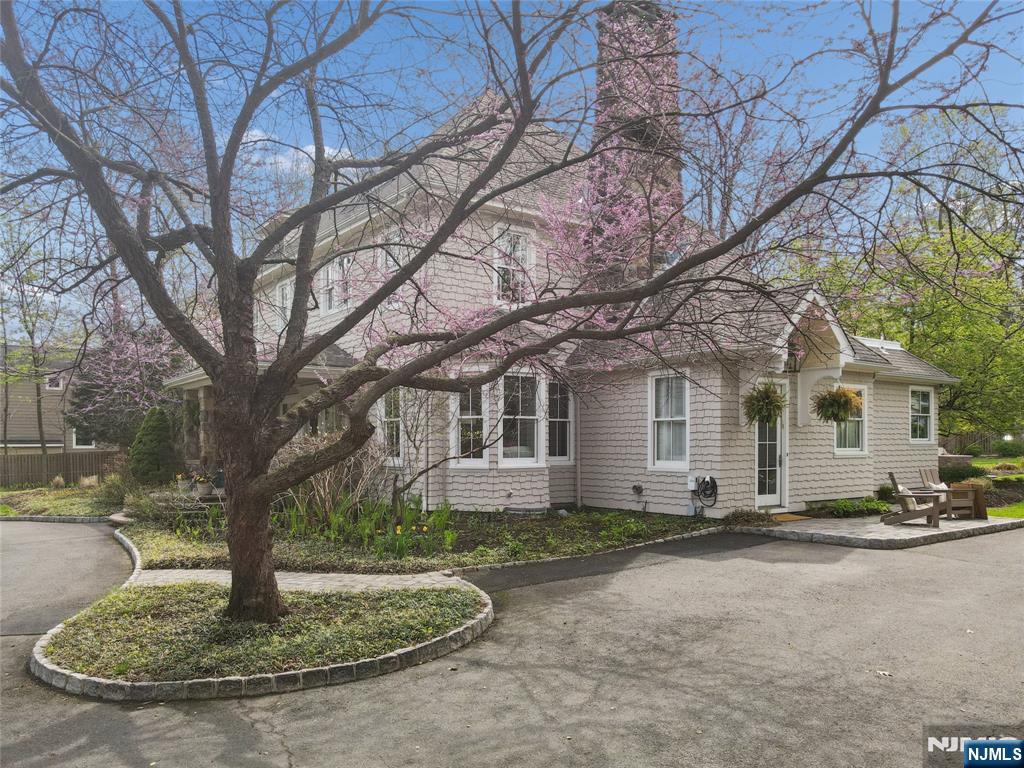 128 Westervelt Avenue