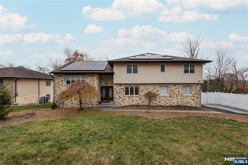 Photo of 69 Colonial Road, Wayne, NJ 07470 (MLS # 26013430)