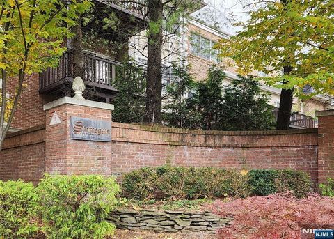 Photo of 136 Stonegate Trail #37, Cresskill, NJ 07626 (MLS # 25039948)