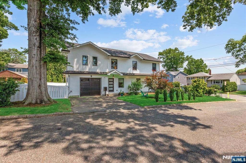 Property for Sale at 21 Briarcliffe Road, Bergenfield, New Jersey - Bedrooms: 5 
Bathrooms: 4 
Rooms: 9  - $899,000