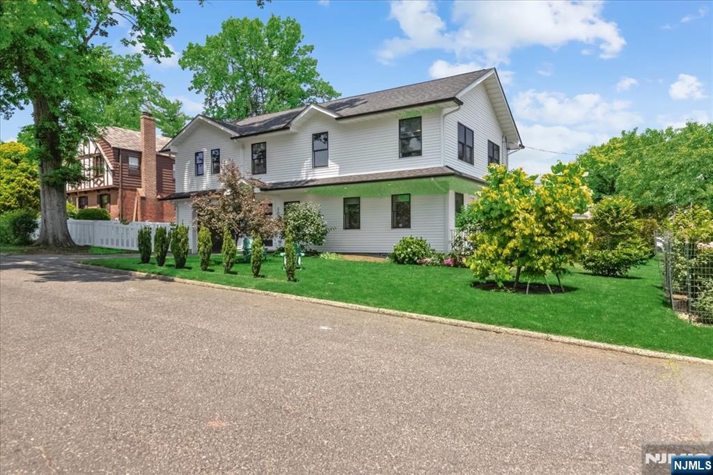 21 Briarcliffe Road