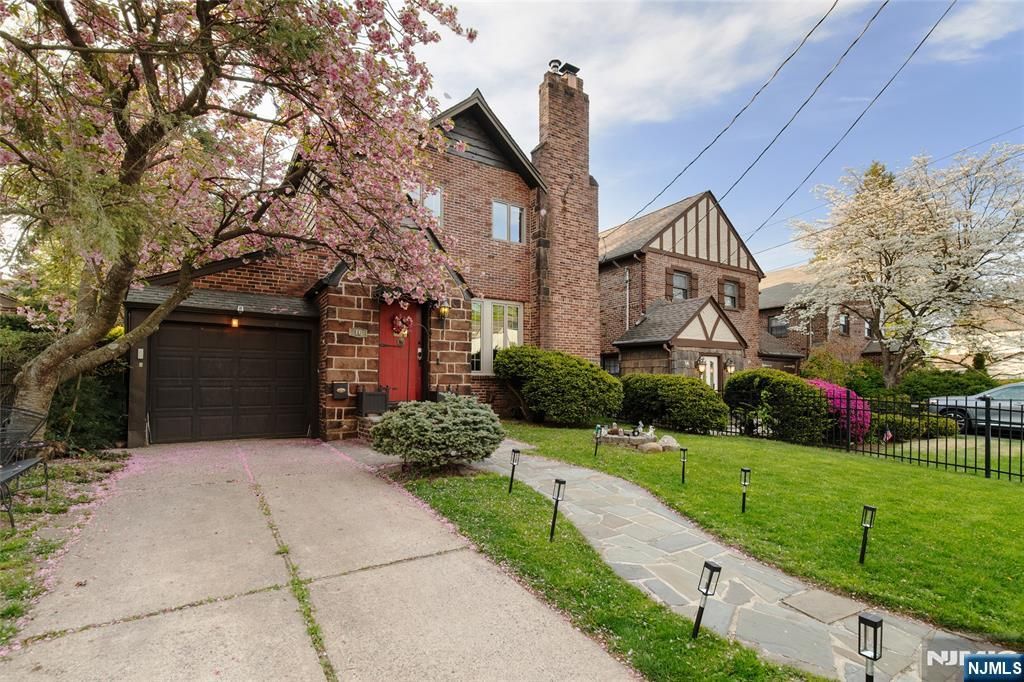 Photo of 16 Summit Road, Clifton, NJ 07012 (MLS # 26014542)