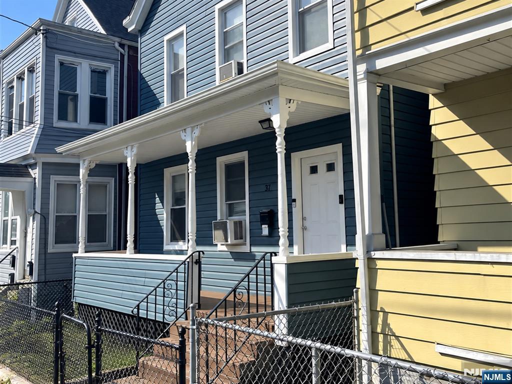 37 Lincoln Place