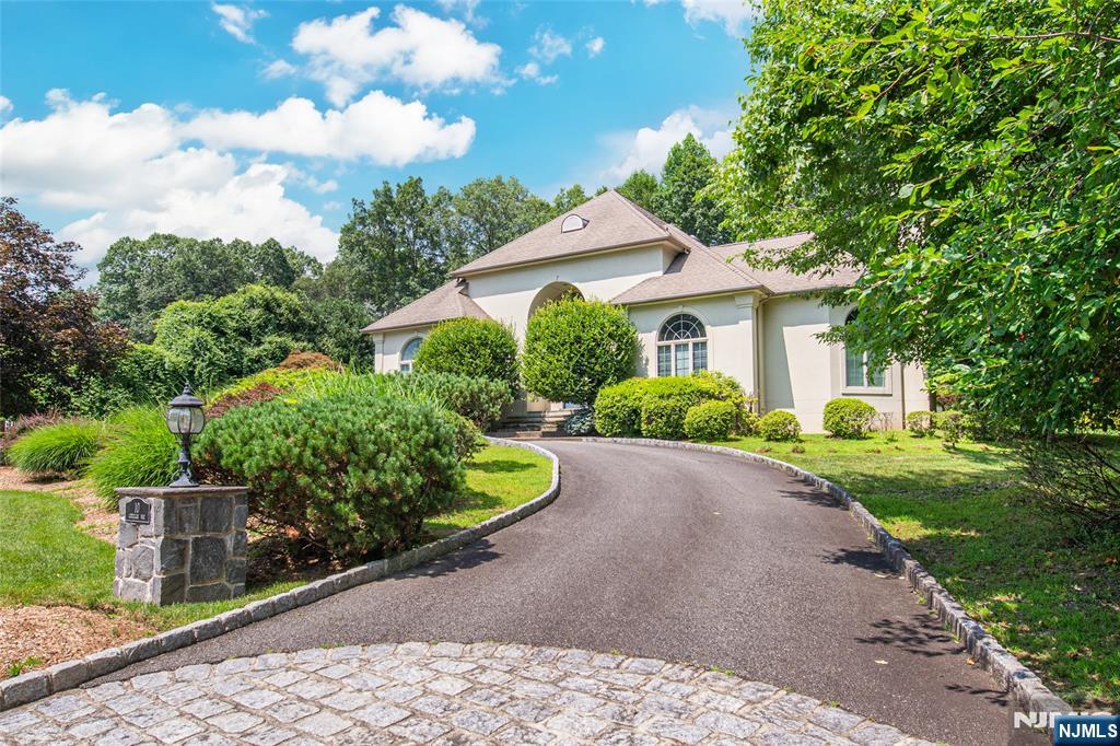 10 Corrigan Way