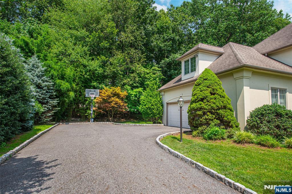 10 Corrigan Way