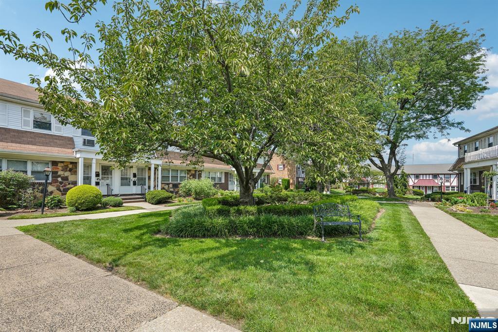 25 River Road 3 B