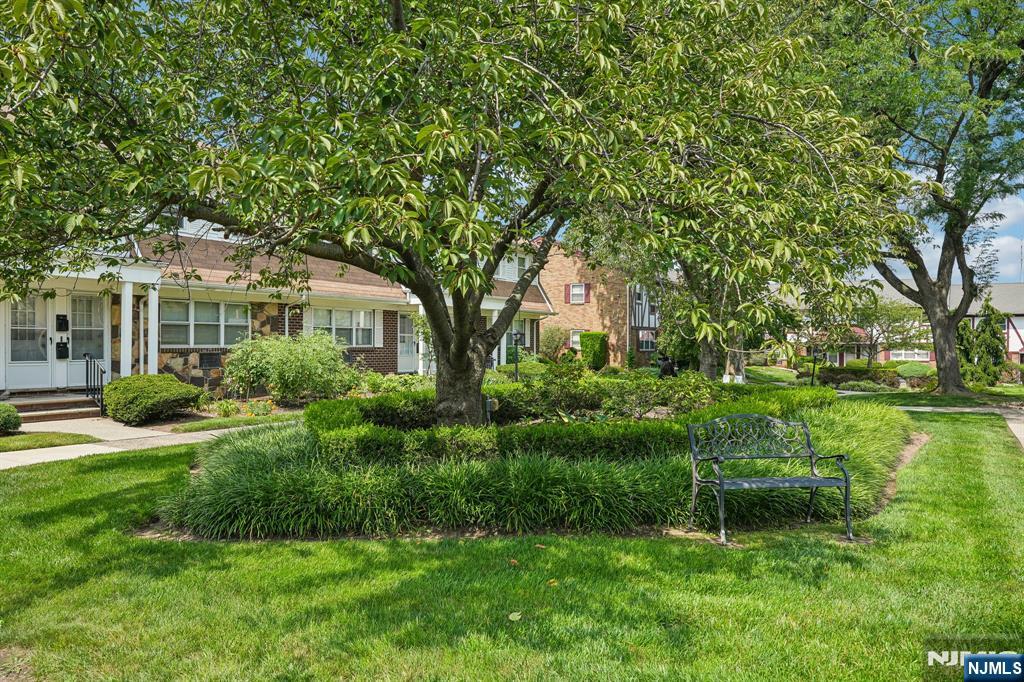 25 River Road 3 B
