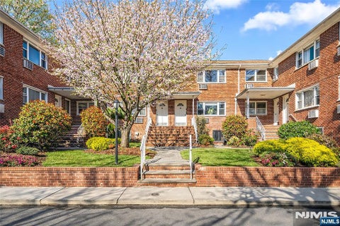 Photo of 201 Oakdene Place #C2, Cliffside Park, NJ 07010 (MLS # 26037785)
