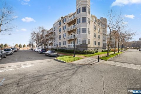 Photo of 15 Enterprise Court #1051, Jersey City, NJ 07305 (MLS # 26000164)