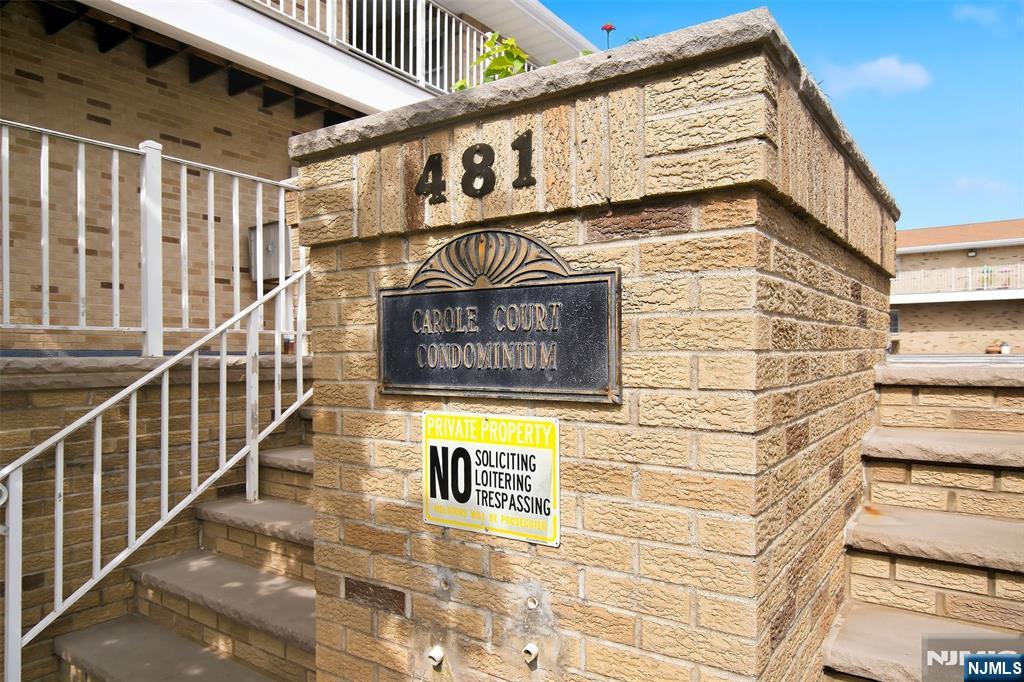 481 Walker Street 1I