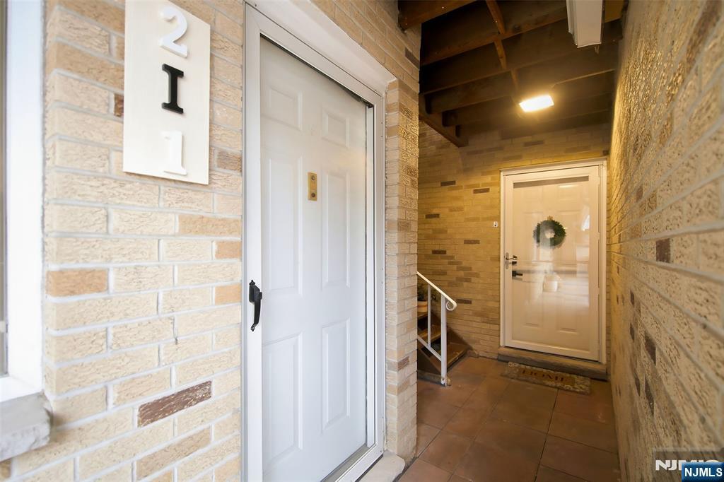 481 Walker Street 1I