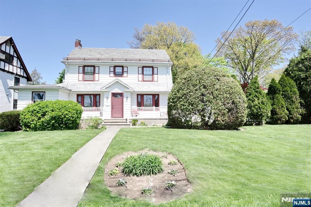 Photo of 295 Rock Road, Glen Rock, NJ 07452 (MLS # 26012368)