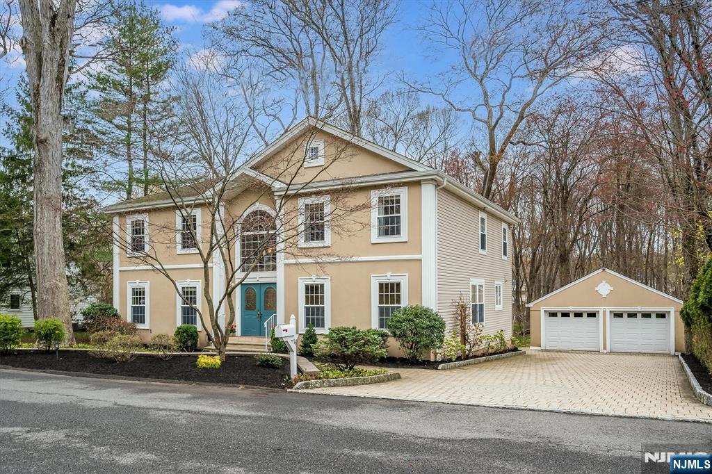 Property for Sale at 16 Reeds Lane, Woodcliff Lake, New Jersey - Bedrooms: 6 
Bathrooms: 3 
Rooms: 10  - $1,289,000