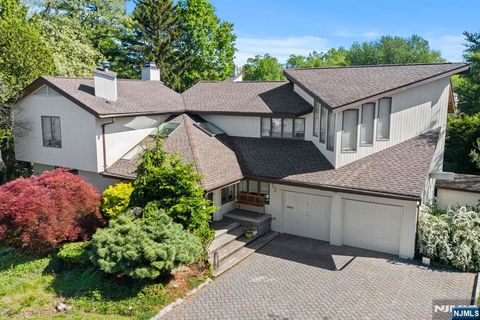 22 Laurence Court Closter NJ 07624