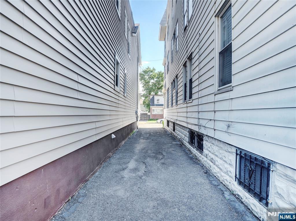16 Allen Street