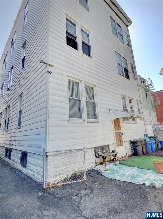 16 Allen Street
