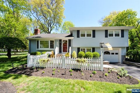 Photo of 66 Hurley Avenue, Wyckoff, NJ 07481 (MLS # 26019085)