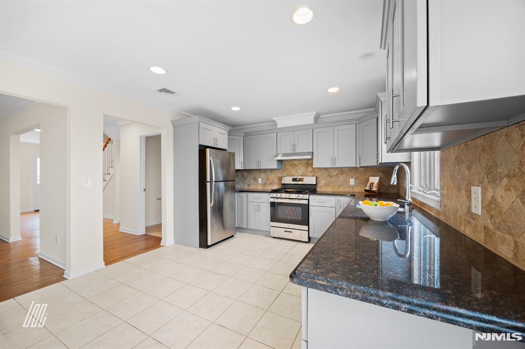 2 Kathleen Court