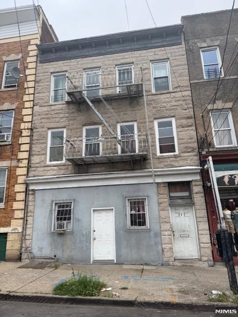Photo of 575 6th Street, Newark, NJ 07107 (MLS # 25027171)