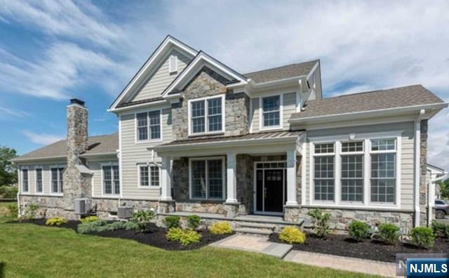16 Hazy Gate, Franklin Lakes, New Jersey - 4 Bedrooms  
5 Bathrooms  
10 Rooms - 