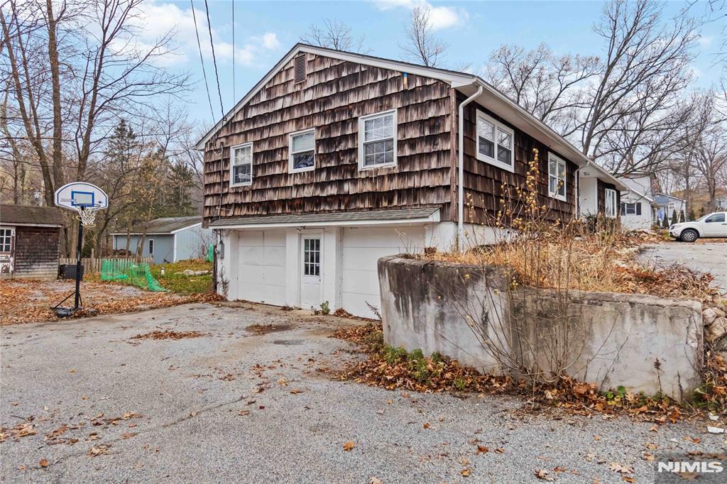 175 Highland Lakes Road