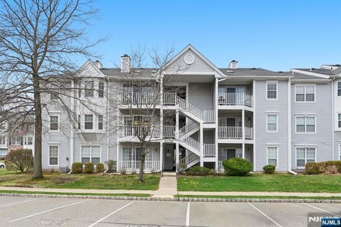 Photo of 475 Quince Court, Mahwah, NJ 07430 (MLS # 26010725)