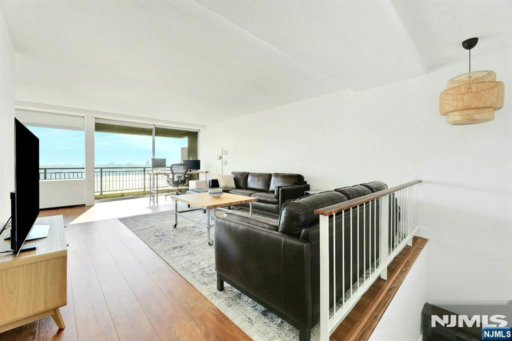 4 Horizon Road 1027
