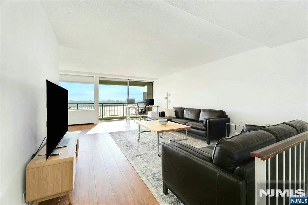 4 Horizon Road 1027