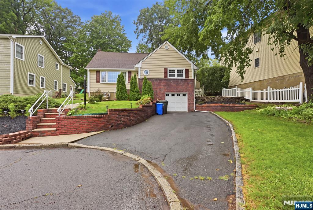 37 Forest Avenue