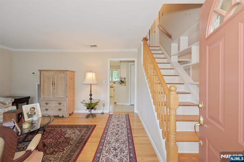 95 Knollwood Drive