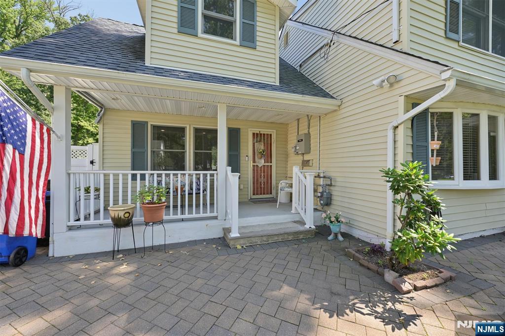 95 Knollwood Drive