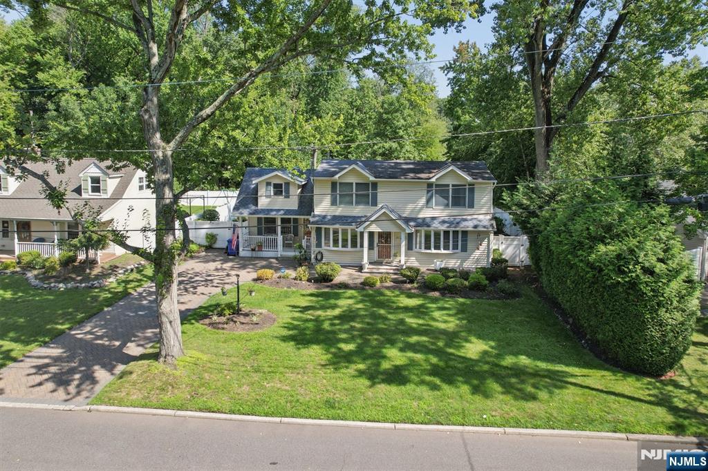 95 Knollwood Drive