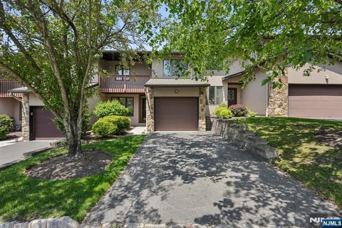 Photo of 33 Cedarwood Terrace, Woodland Park, NJ 07424 (MLS # 26018820)
