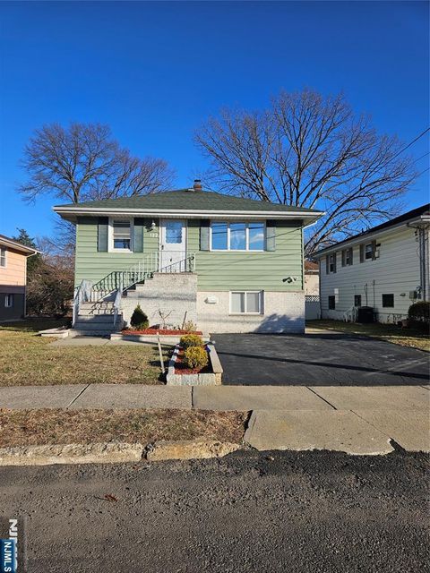Photo of 122 Eckel Rd #house, Little Ferry, NJ 07643 (MLS # 25043076)
