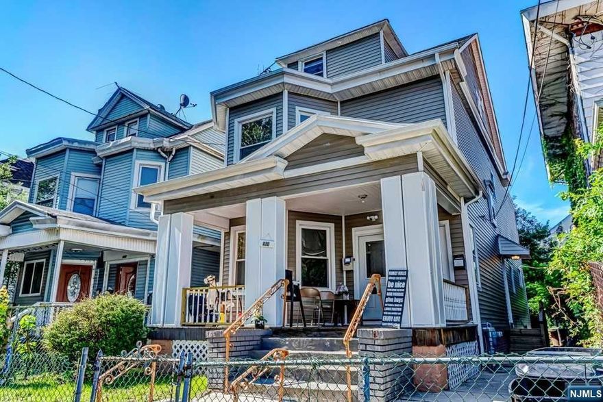 Welcome to this charming and recently renovated 3-bedroom apartment situated on the second floor of a delightful multi-family home. The modern kitchen has undergone recent renovations and is equipped with stylish cabinetry and quartz countertop. This apartment offers a comfortable and inviting living space, covering an area of 805 square feet and three well-proportioned bedrooms equipped with central heating. Tenant responsible for Electric and Gas bill.