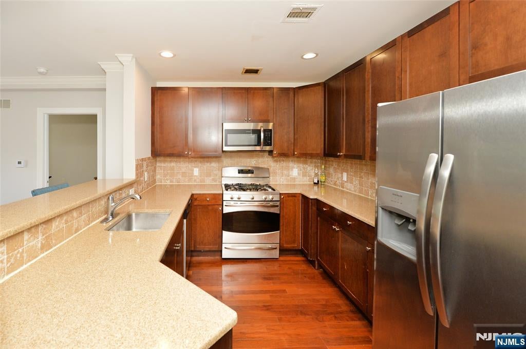 54 Polifly Road 409