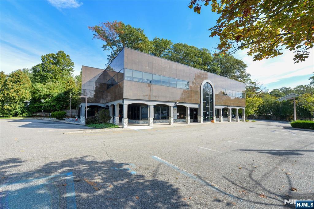 171 Franklin Turnpike 210