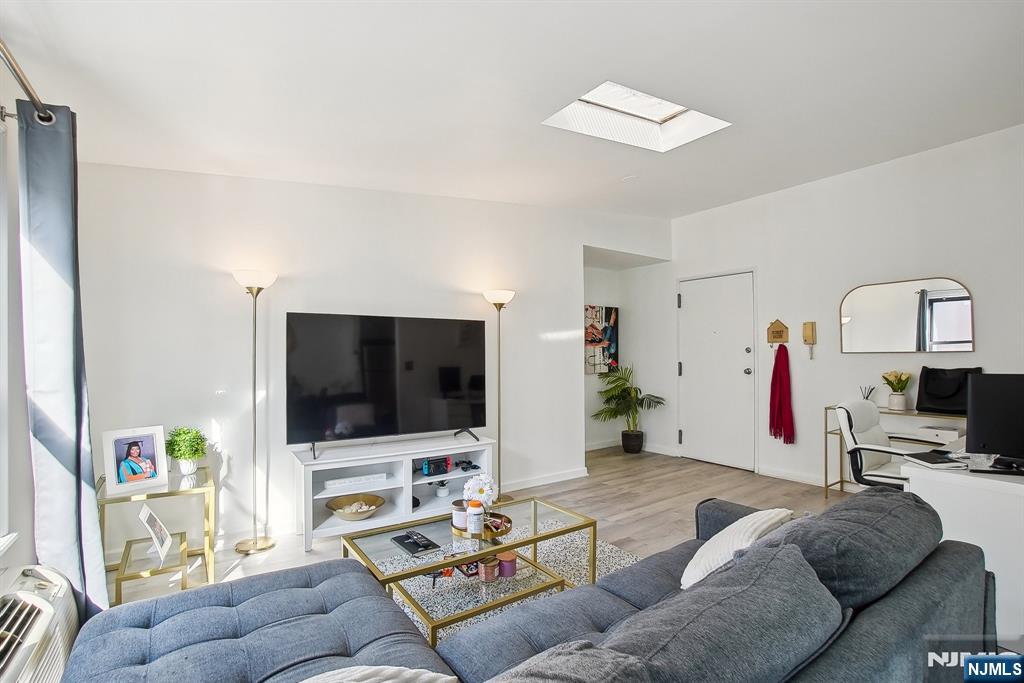 416 68th Street 11