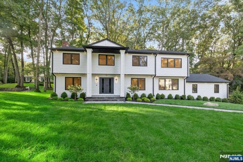 Photo of 15 Green Way, Mahwah, NJ 07430 (MLS # 26033667)