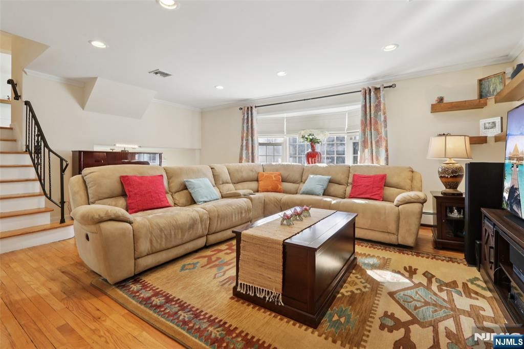 Photo of 115 Southern Parkway, Ridgewood Village, NJ 07450 (MLS # 26007074)