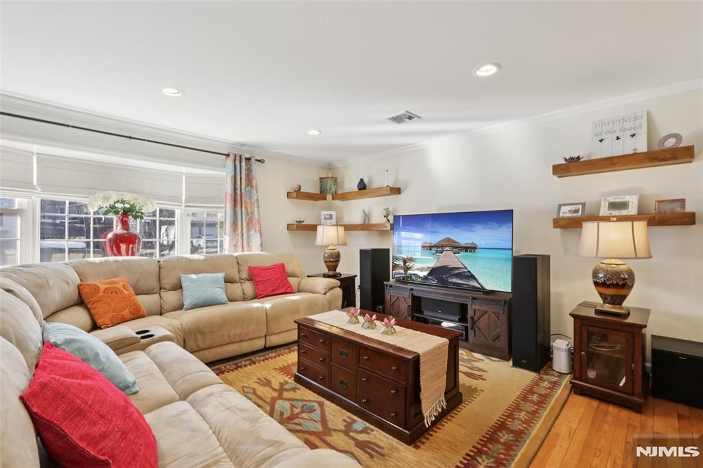 Photo of 115 Southern Parkway, Ridgewood Village, NJ 07450 (MLS # 26007074)