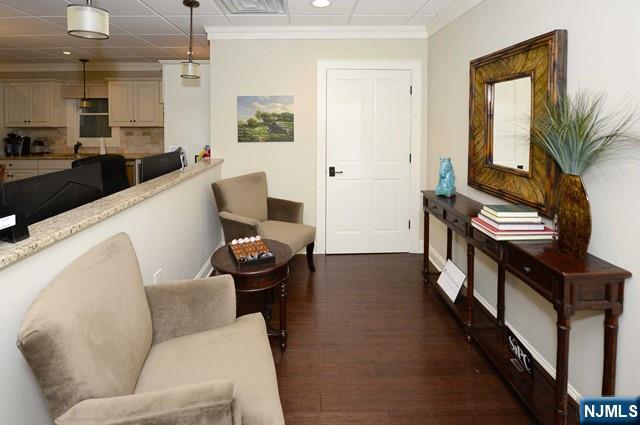 216 E Ridgewood 2B or Suite 4